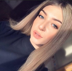 Alev-alev genç escort Hümeyra