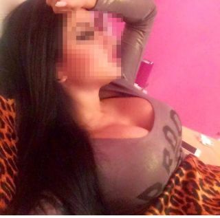 Ataköy  İri Göğüslü Seksi Bayan Escort Duru