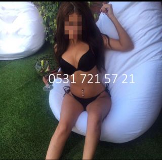 Dolgun Göğüslu Escort Ceren