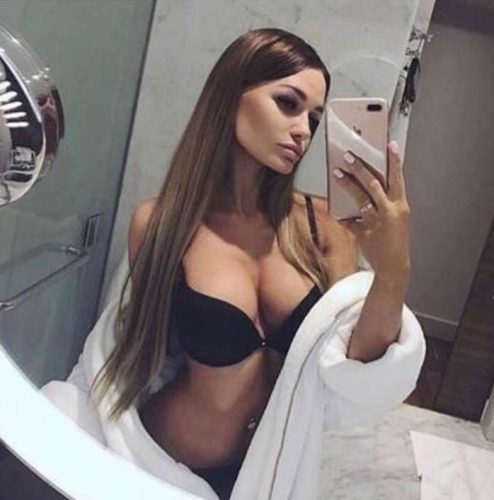 Elit öpüşmeyi seven escort Güner