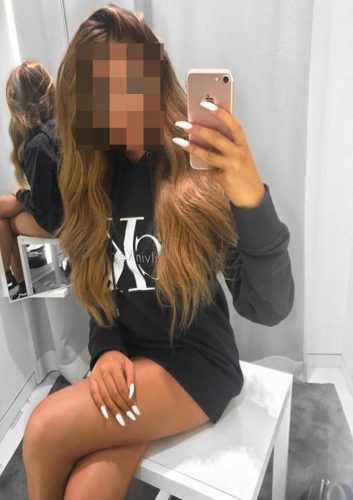 Şehvetin Tatlı Dansı: Kadıköy Escort