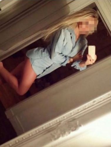 Şımarık sarışın escort Feza